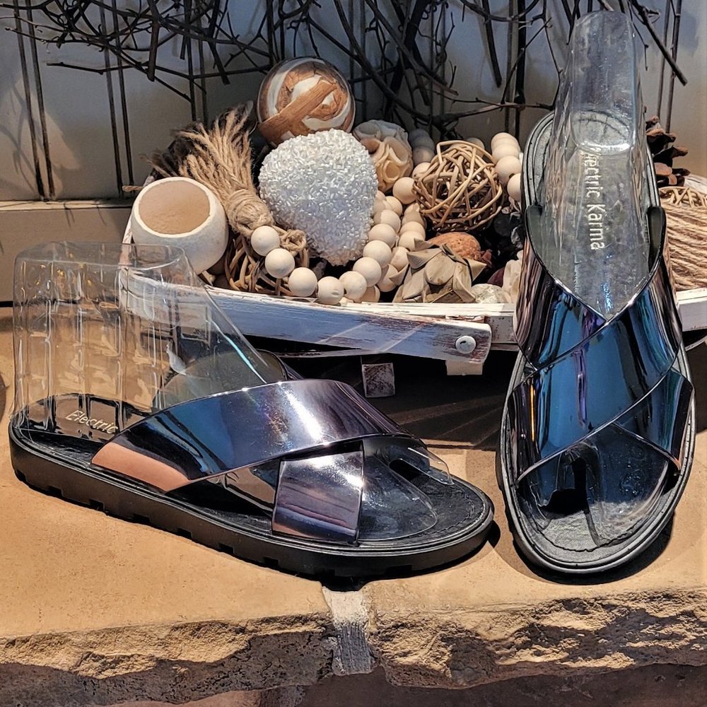 NWOT Electric Karma Pewter Bickle Sandal (Womens Size 10)